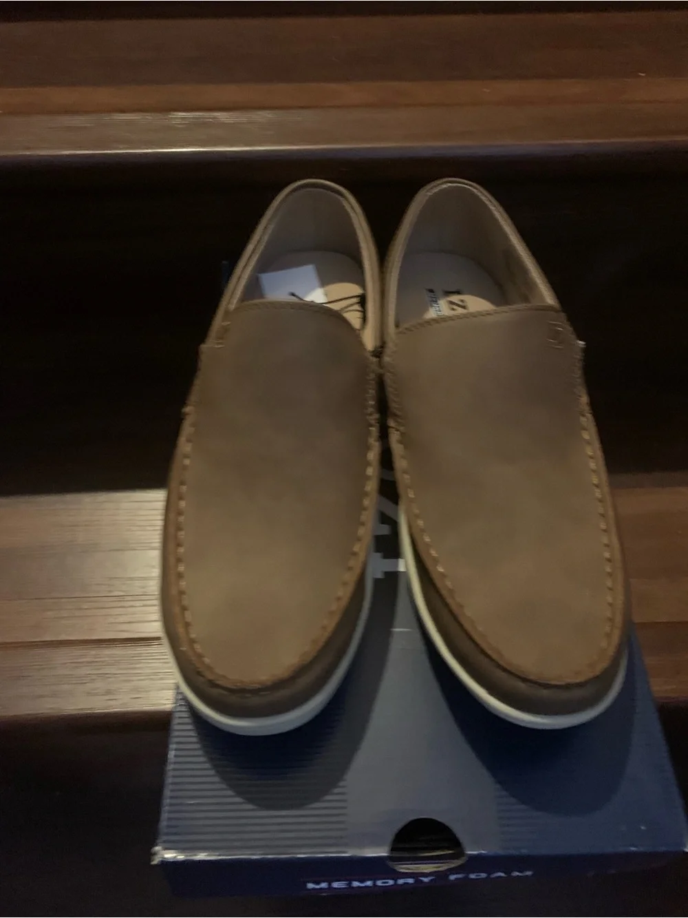 New Izod Men's Slip-On Loafers in Brown Nubuck. Size 8